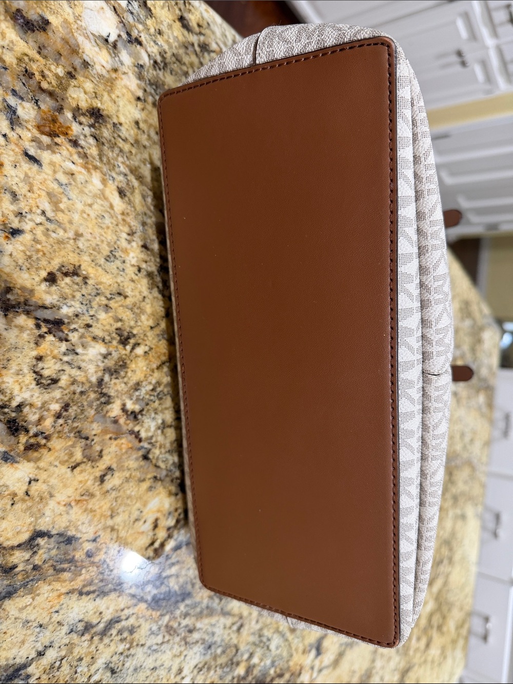Michael Kors Cream & Brown MK Logo Tote with Matching Wallet - Picture 3 of 6